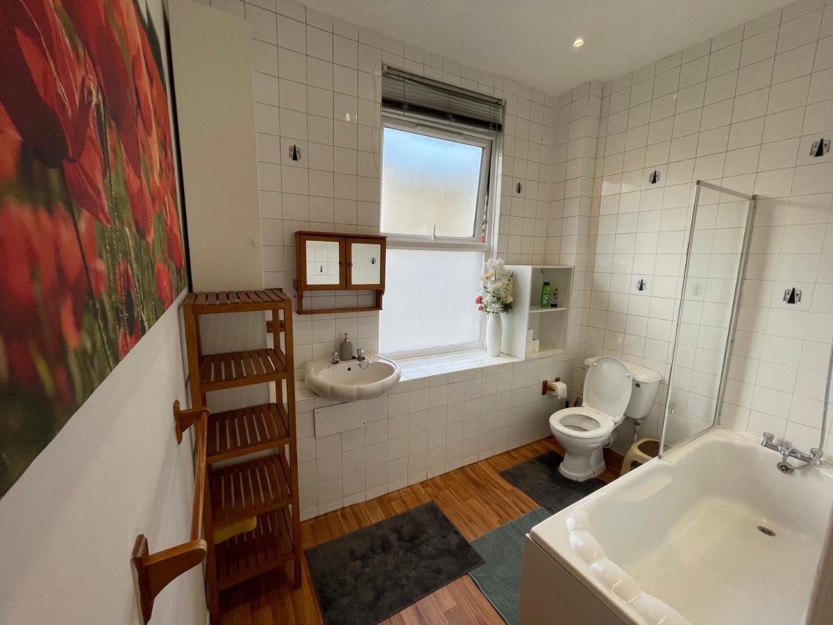 Spacious Family Flat ลอนดอน ภายนอก รูปภาพ
